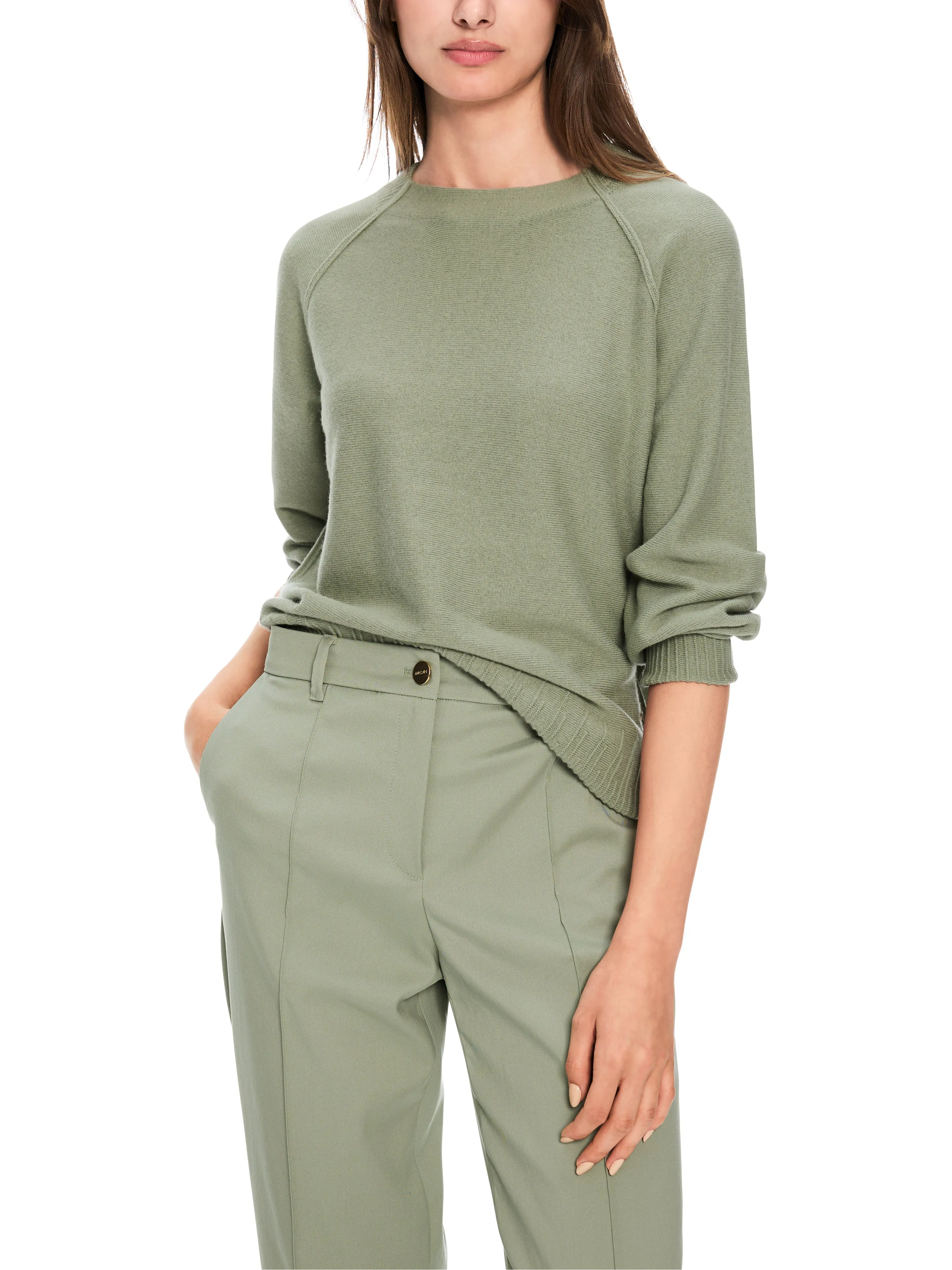 CLASSIC ROUND NECK RAGLAN SLEEVE JUMPER