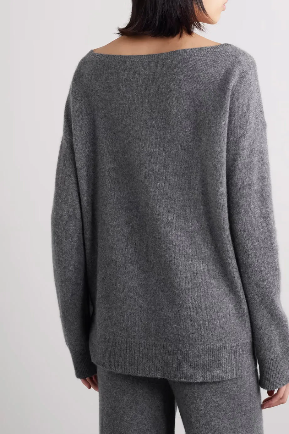 PAULA Cashmere V-Neck Sweater in Graphite